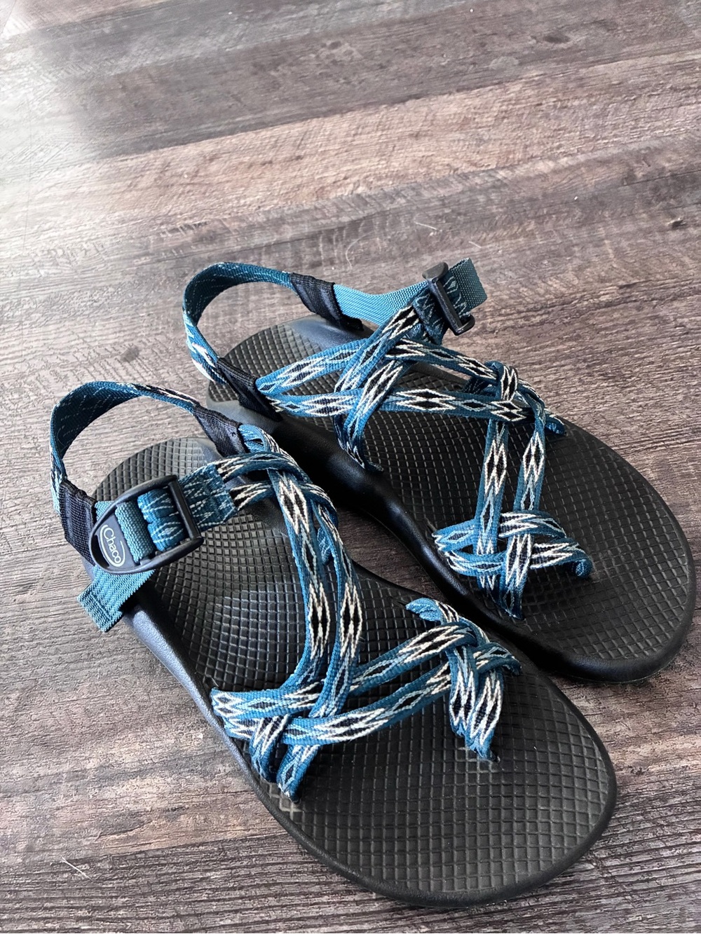 Almost ✨NEW Chaco Sport Sandals with Blue, Teal and White Webbing